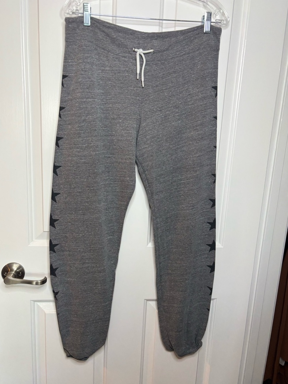 EUC Monrow Women’s Gray Sweatpants with Black Stars down legs w Drawstring Sz L